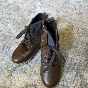 London Underground Boots